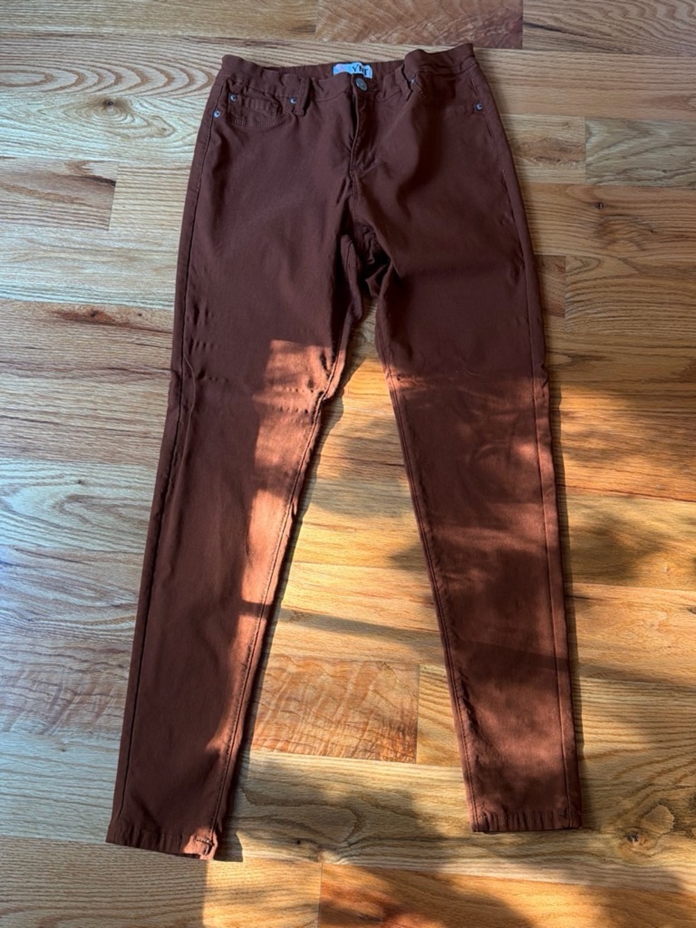 Women's Skinny Jeans in Rusty Brown